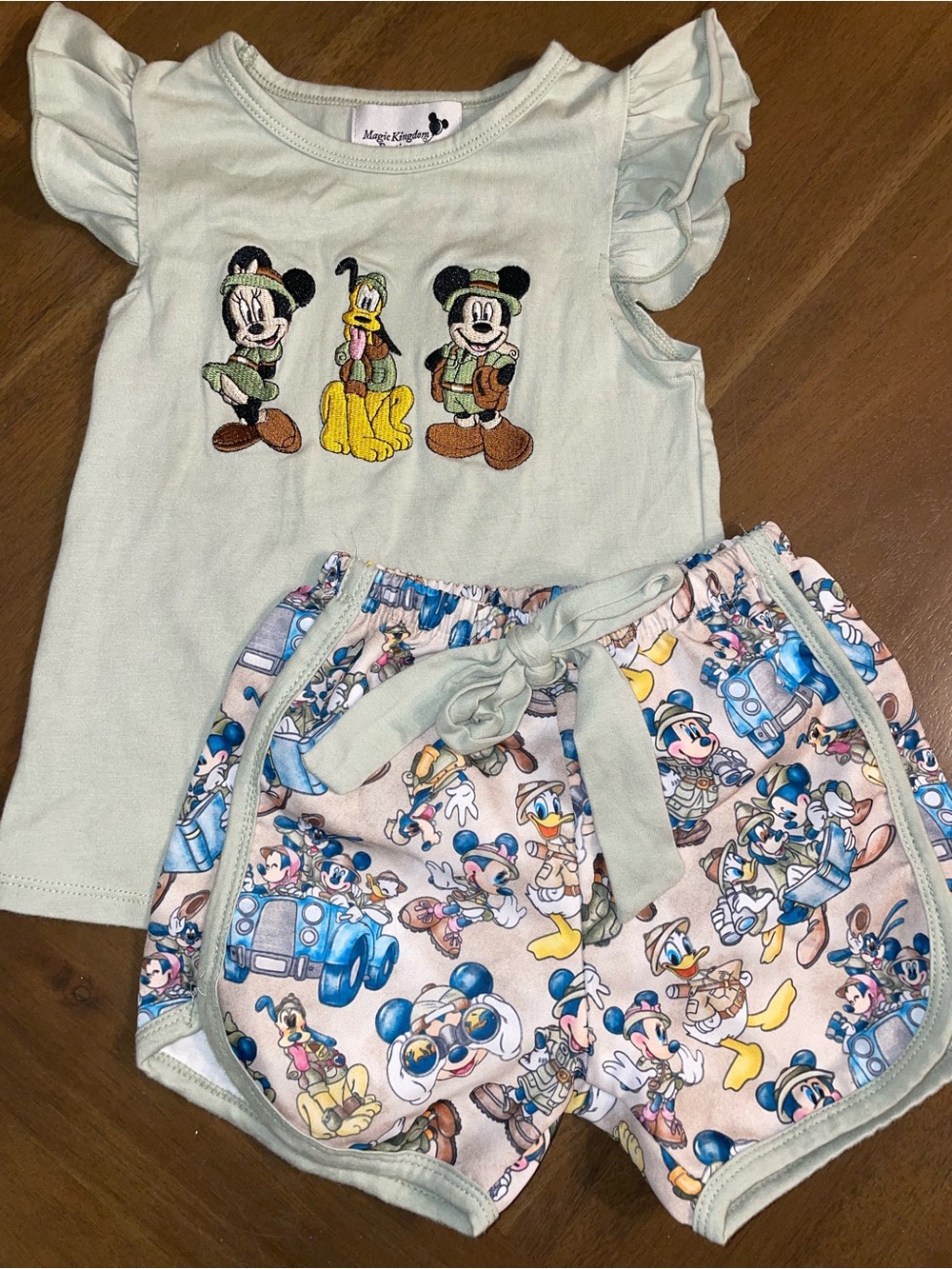 Disney Light Green Girls' Mickey & Friends Pajama Set